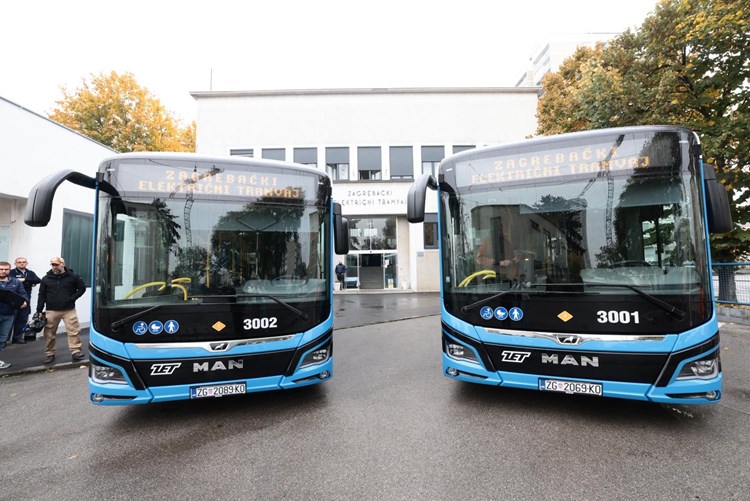 ZET VOZI ZELENIJE: U PROMETU JOŠ DVA NOVA ELEKTRIČNA AUTOBUSA